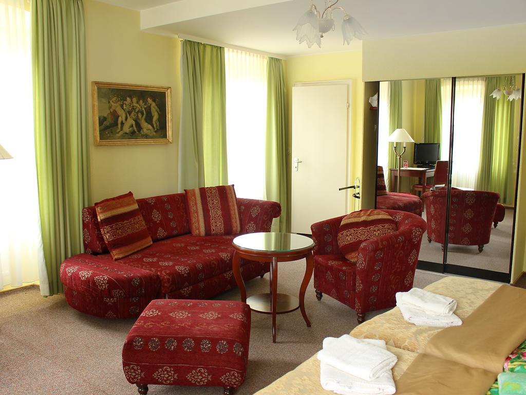 Parkhotel Sonne Schonau im Schwarzwald Exterior photo